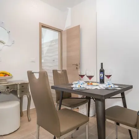 Apartment Jakov *